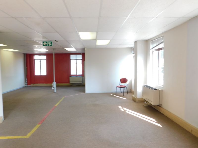 Modern Move In Ready Workspace Available Now / To Suit. - Photo 10