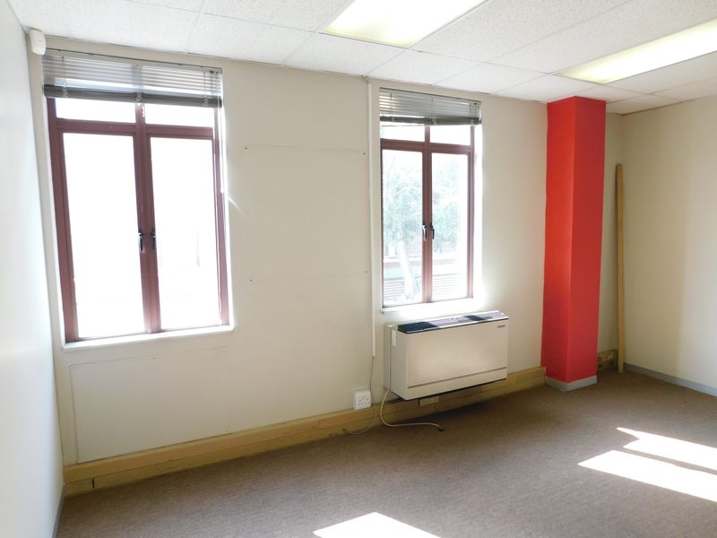 Modern Move In Ready Workspace Available Now / To Suit. - Photo 8