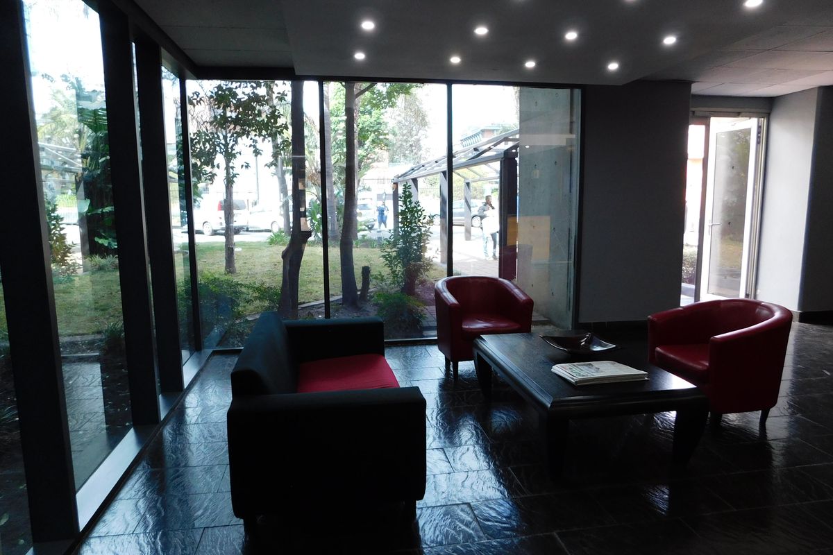 Entire Standalone Building Suitable For Call Centres, Adult Colleges, etc. - Photo 4