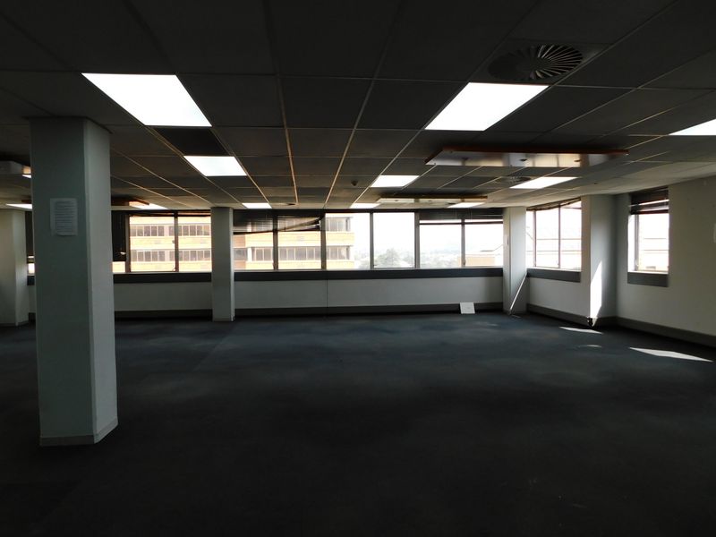 Entire Standalone Building Suitable For Call Centres, Adult Colleges, etc. - Photo 6