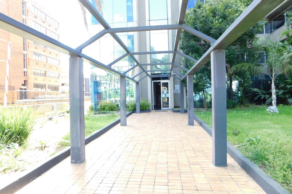 Entire Standalone Building Suitable For Call Centres, Adult Colleges, etc. - Photo 3