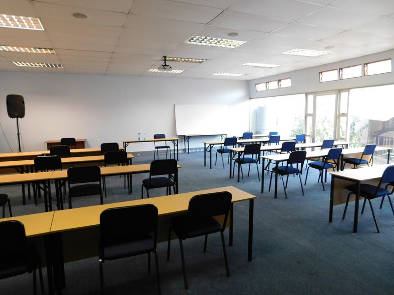 Versatile Premises Available For Training, Colleges, Schools, Conferencing, etc. - Photo 7