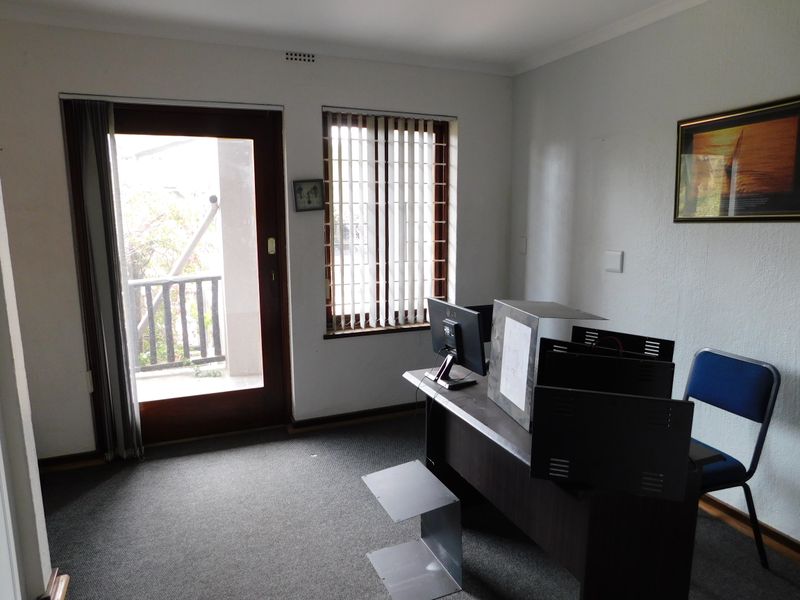 Versatile Premises Available For Training, Colleges, Schools, Conferencing, etc. - Photo 8