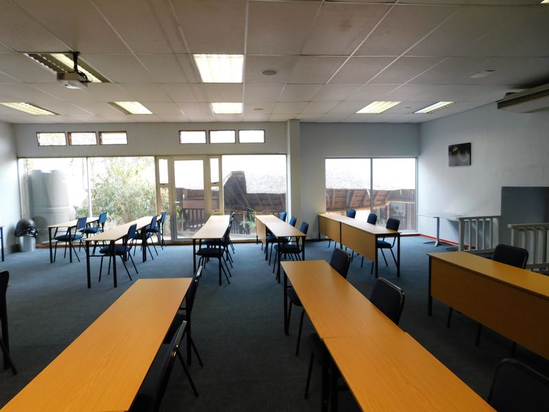 Versatile Premises Available For Training, Colleges, Schools, Conferencing, etc. - Photo 6