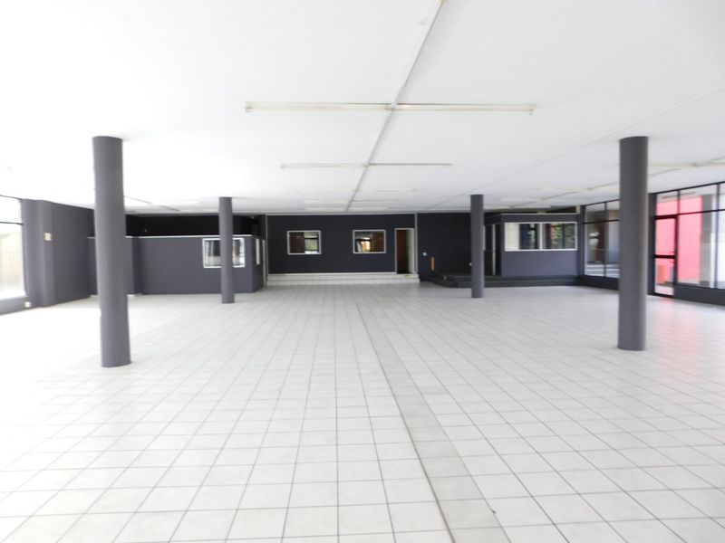 Prime High Exposure Retail Space Available To Suit. - Photo 10