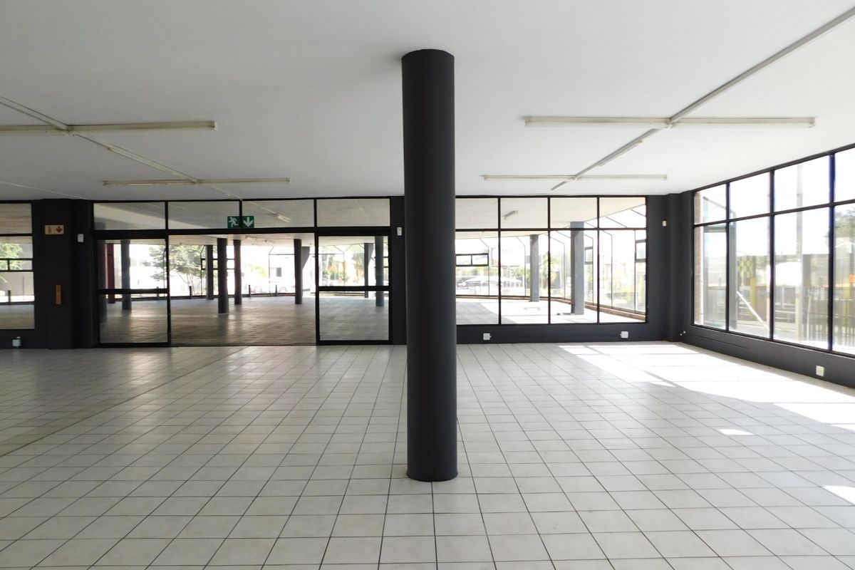 Prime High Exposure Retail Space Available To Suit. - Photo 5