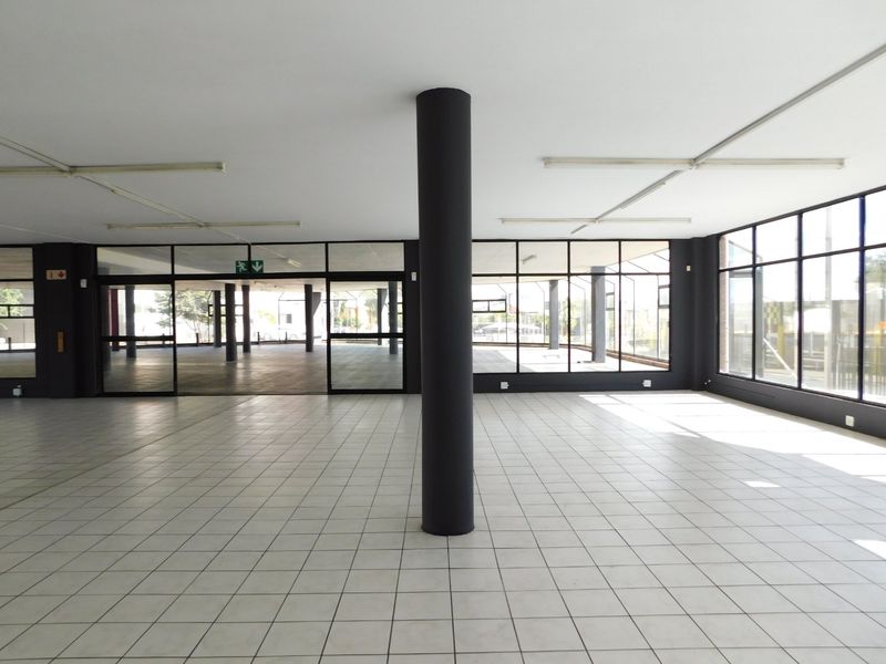Prime High Exposure Retail Space Available To Suit. - Photo 5