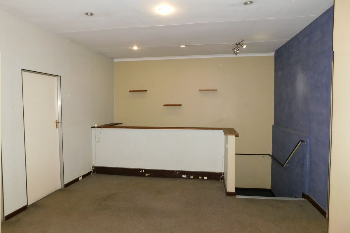 Entire Private Exclusive Use Subdivisible Office Unit Available To Suit. - Photo 2