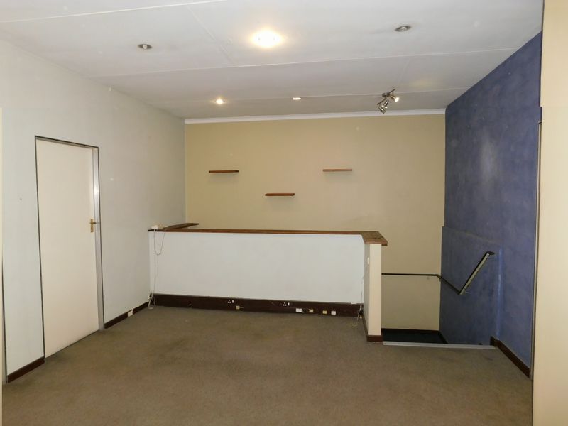 Entire Private Exclusive Use Subdivisible Office Unit Available To Suit. - Photo 2