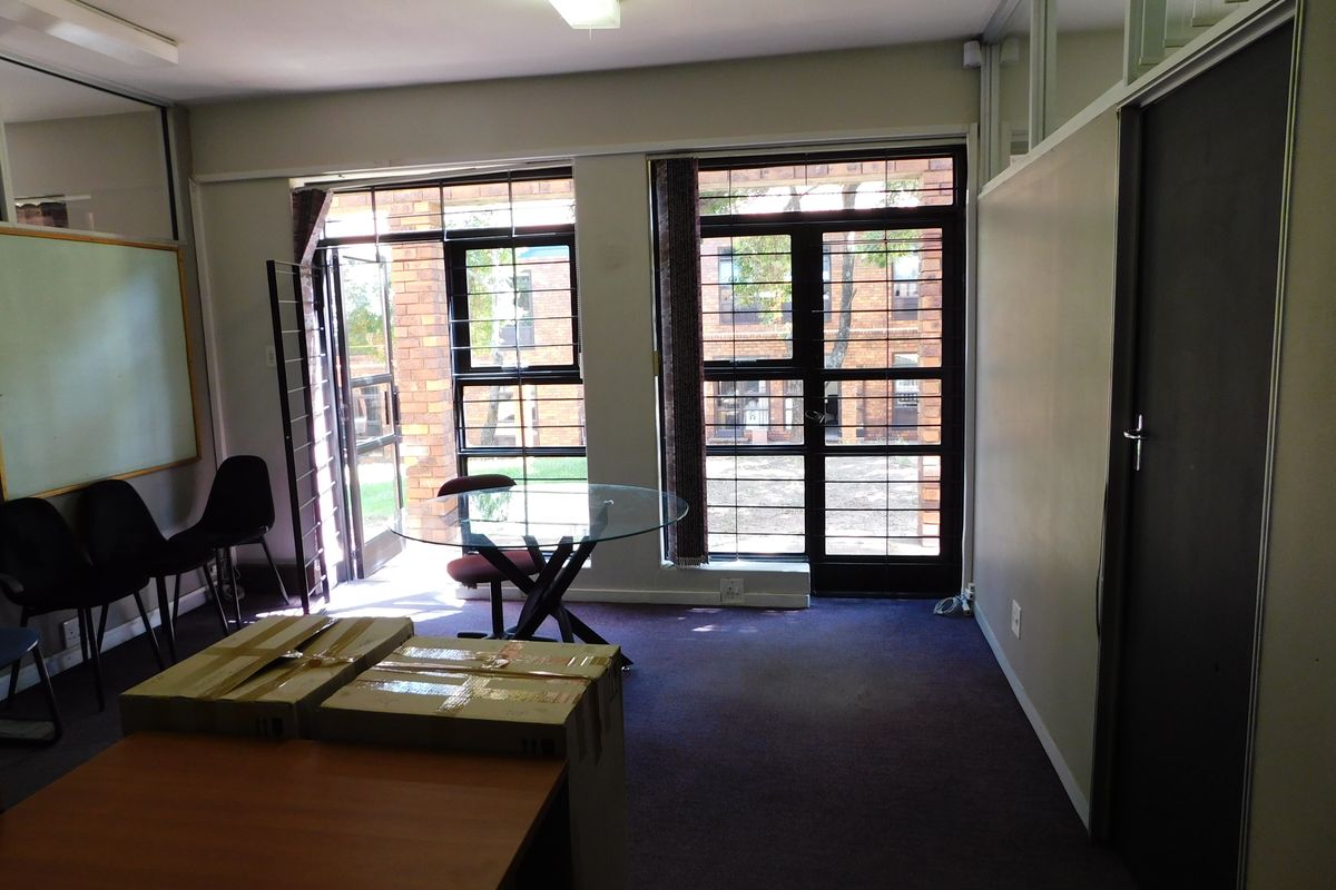 Entire Private Exclusive Use Subdivisible Office Unit Available To Suit. - Photo 5