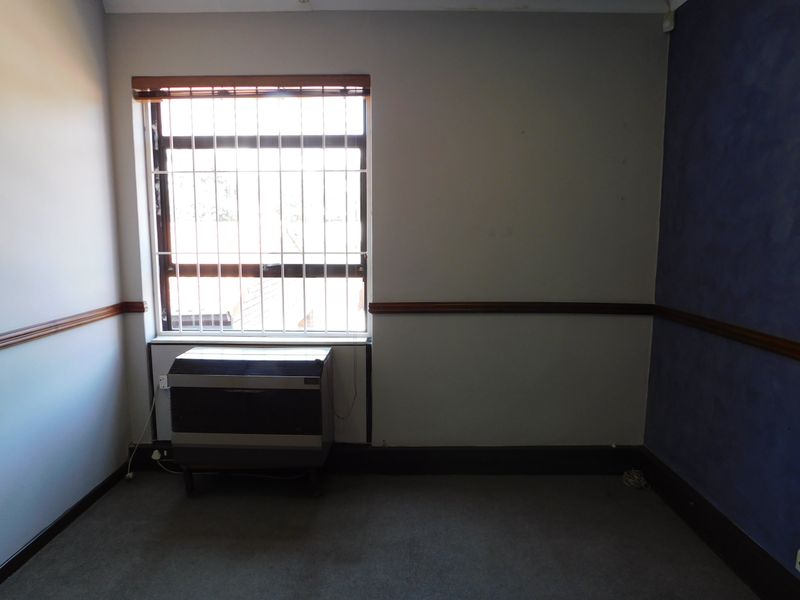 Entire Private Exclusive Use Subdivisible Office Unit Available To Suit. - Photo 4