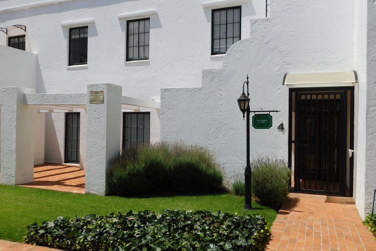 Immaculate First Floor Offices Available On A Date To Suit. - Photo 3