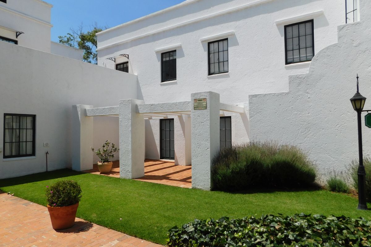 Immaculate First Floor Offices Available On A Date To Suit. - Photo 2