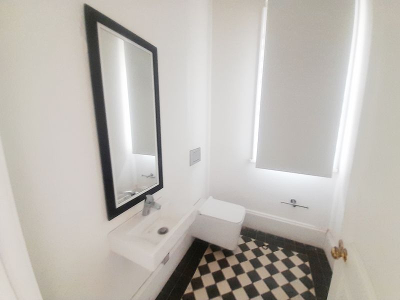 CENTRAL OFFICE SPACE AVAILABLE FOR RENT - Photo 3