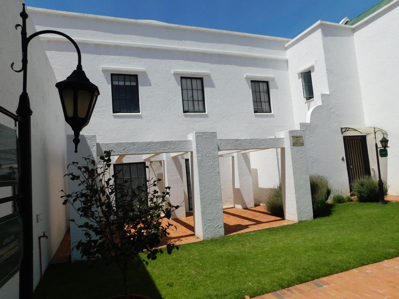 A Grade Move In Ready Ground Floor Office Space. - Photo 3