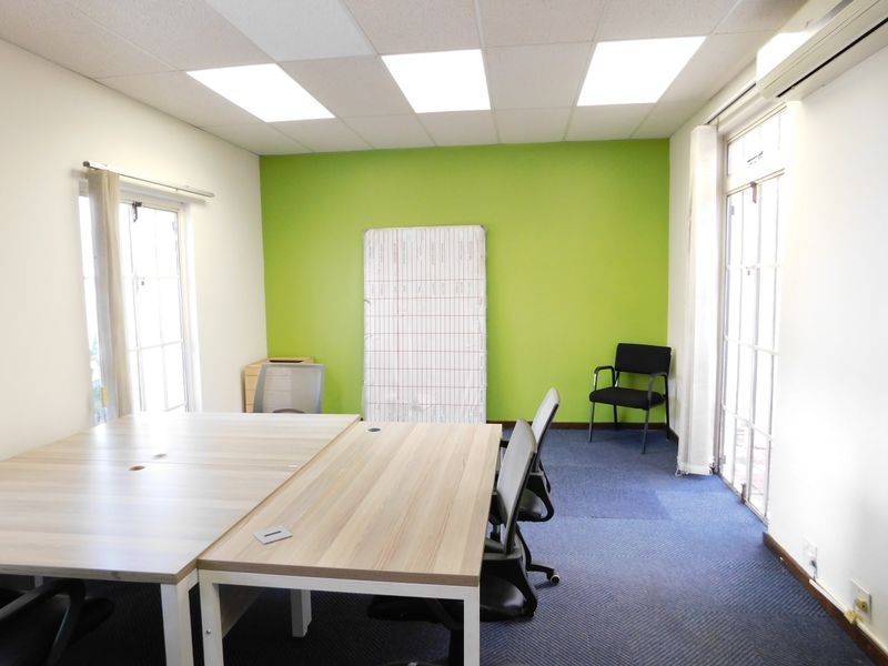 A Grade Move In Ready Ground Floor Office Space. - Photo 9
