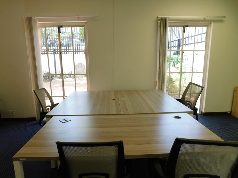 A Grade Move In Ready Ground Floor Office Space. - Photo 8