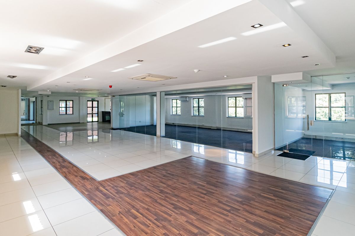 Entire Stand Alone Building With A R2 128 000 Tenant Incentive. - Photo 5