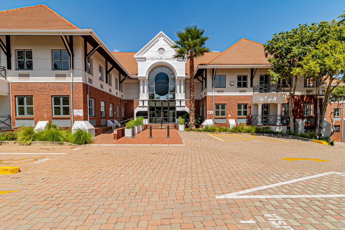 Entire Stand Alone Building With A R2 128 000 Tenant Incentive. - Photo 2