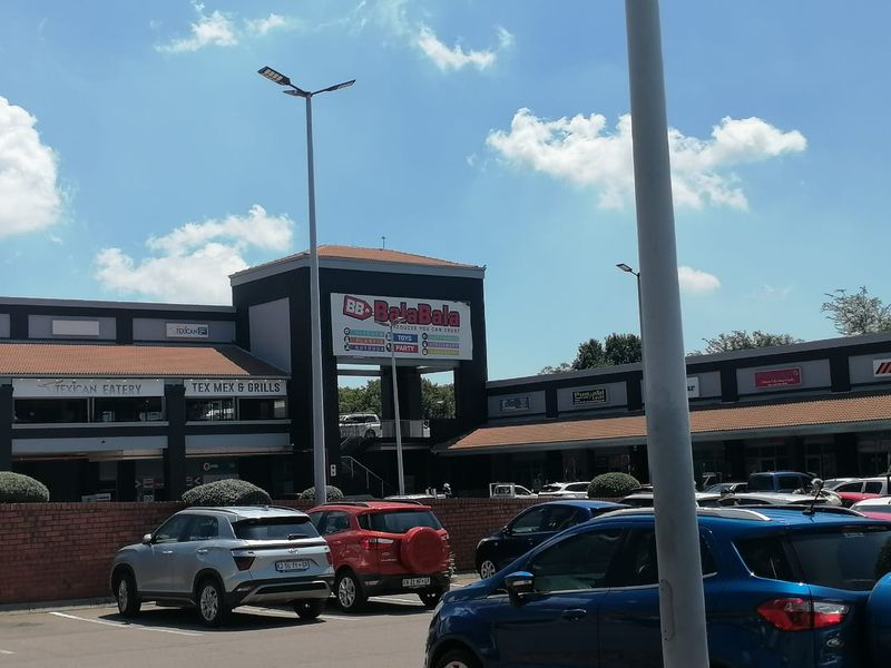 🏢 Prime Retail Space for Rent in Die Wilgers! 🏢 - Photo 3