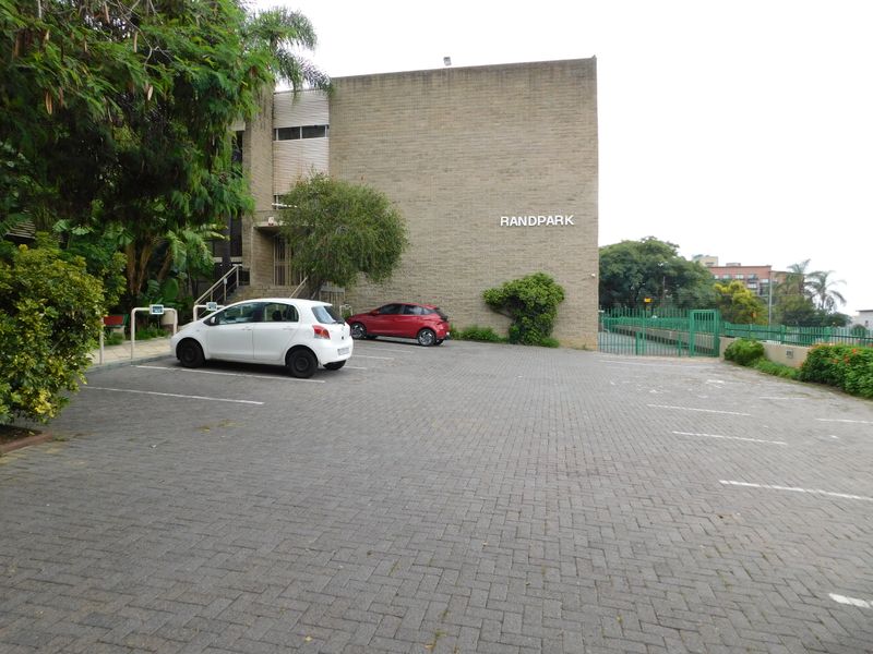 For Sale / To Let : Functional Offices At An Easy To Find Address. - Photo 2