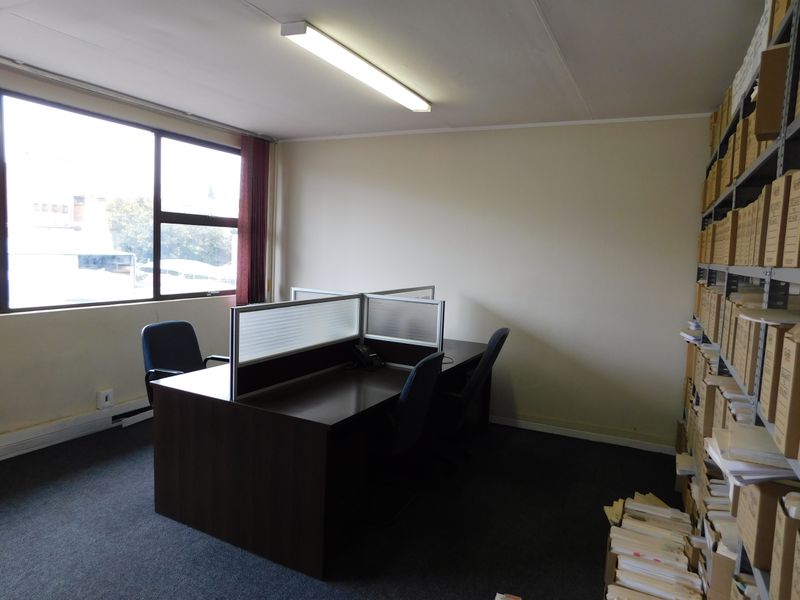For Sale / To Let : Functional Offices At An Easy To Find Address. - Photo 7