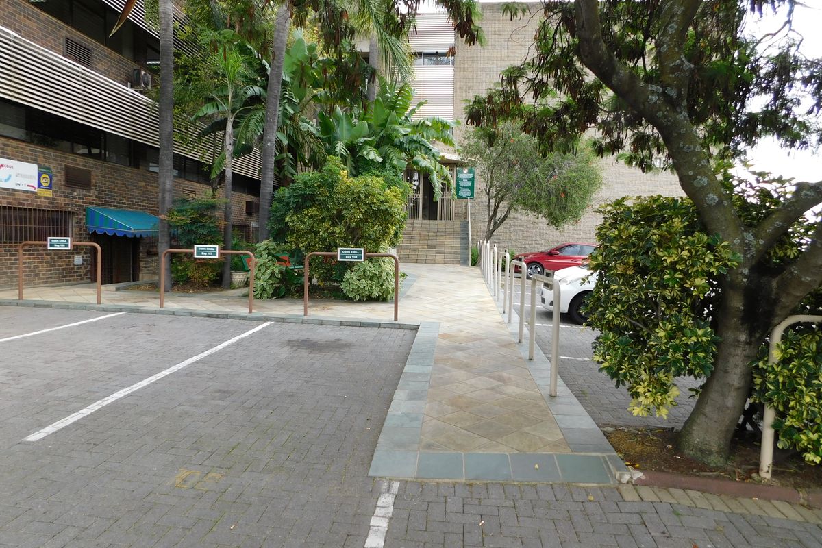 For Sale / To Let : Functional Offices At An Easy To Find Address. - Photo 3