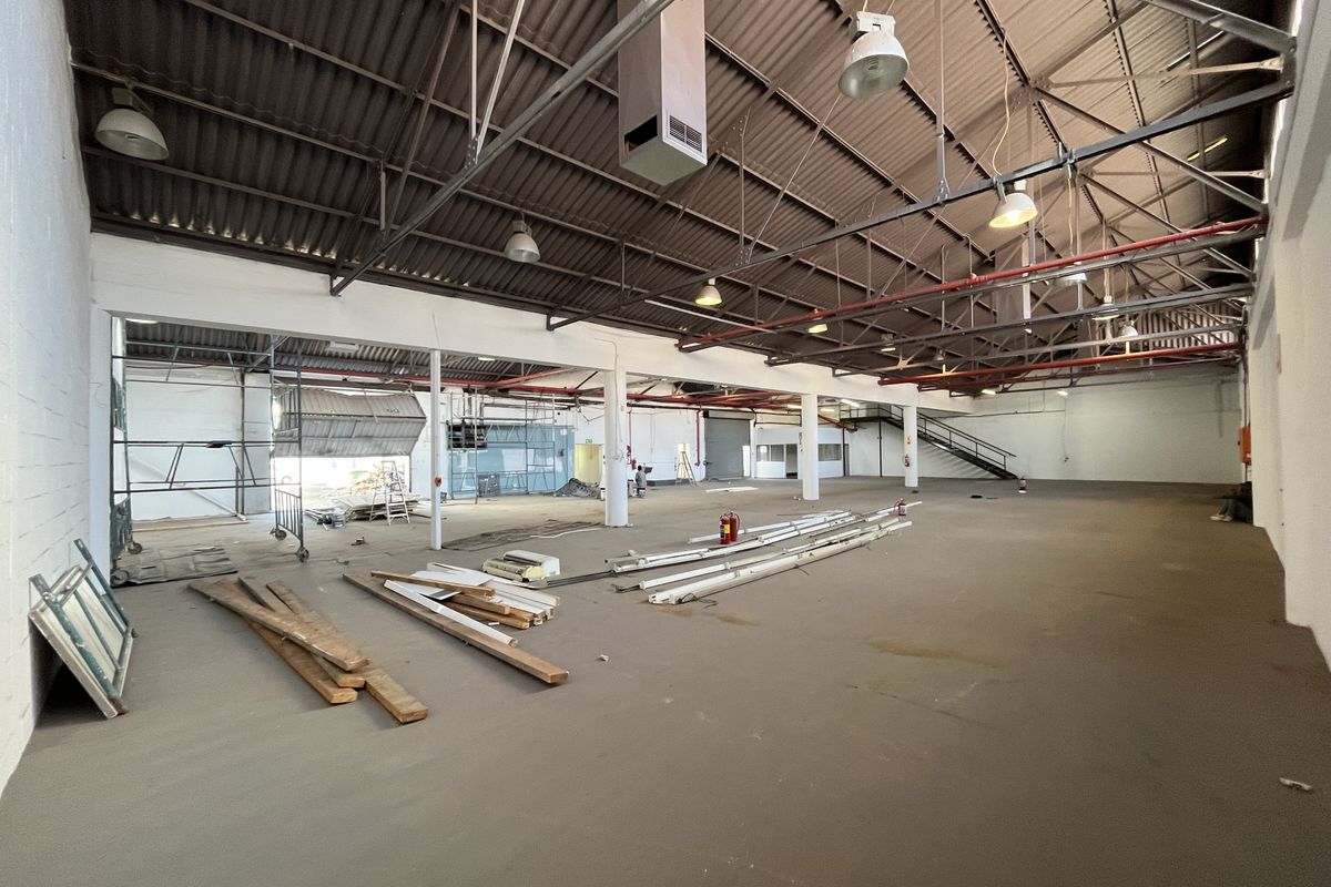 900 squares Industrial Warehouse with Dual Access & Secure Yard, Paarden Eiland - Photo 3
