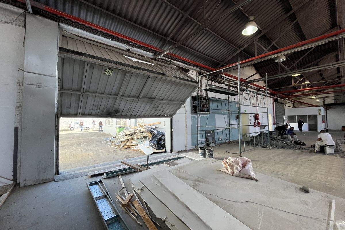 900 squares Industrial Warehouse with Dual Access & Secure Yard, Paarden Eiland - Photo 5