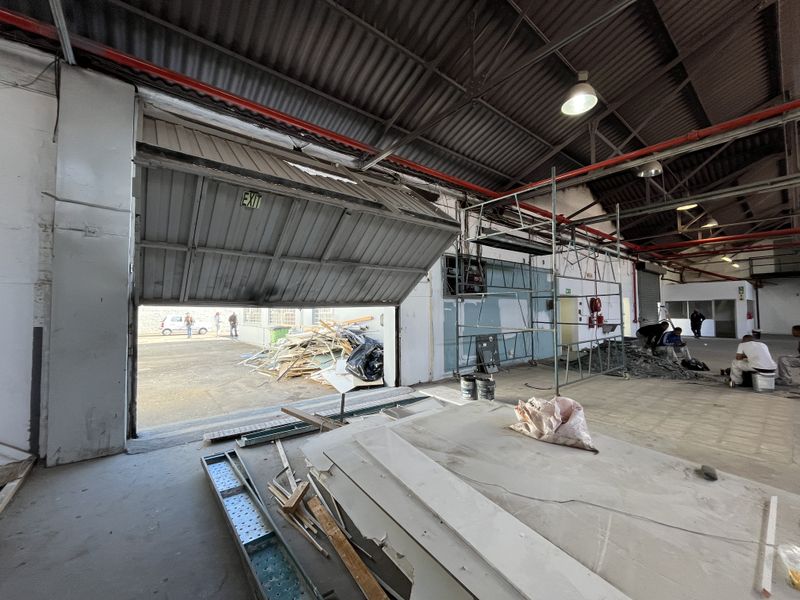 900 squares Industrial Warehouse with Dual Access & Secure Yard, Paarden Eiland - Photo 5