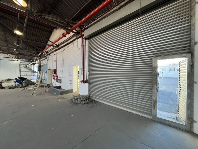 900 squares Industrial Warehouse with Dual Access & Secure Yard, Paarden Eiland - Photo 10