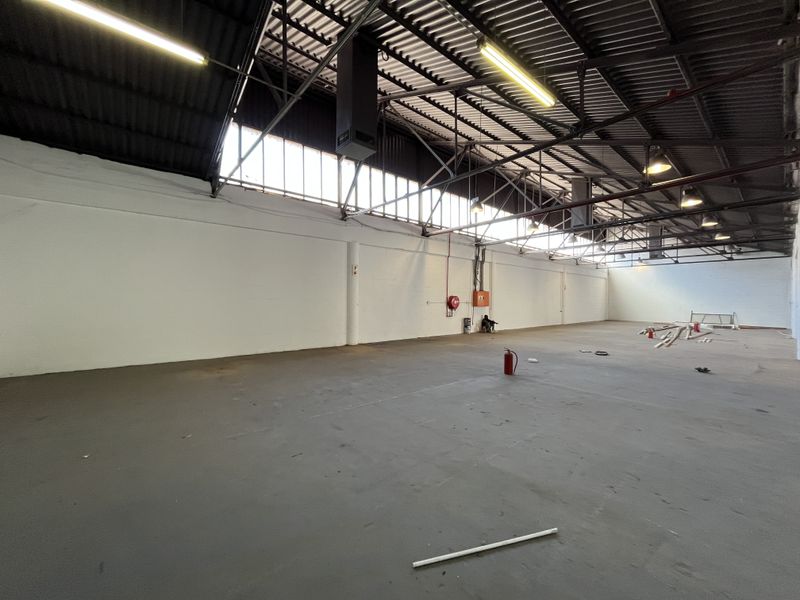 900 squares Industrial Warehouse with Dual Access & Secure Yard, Paarden Eiland - Photo 9