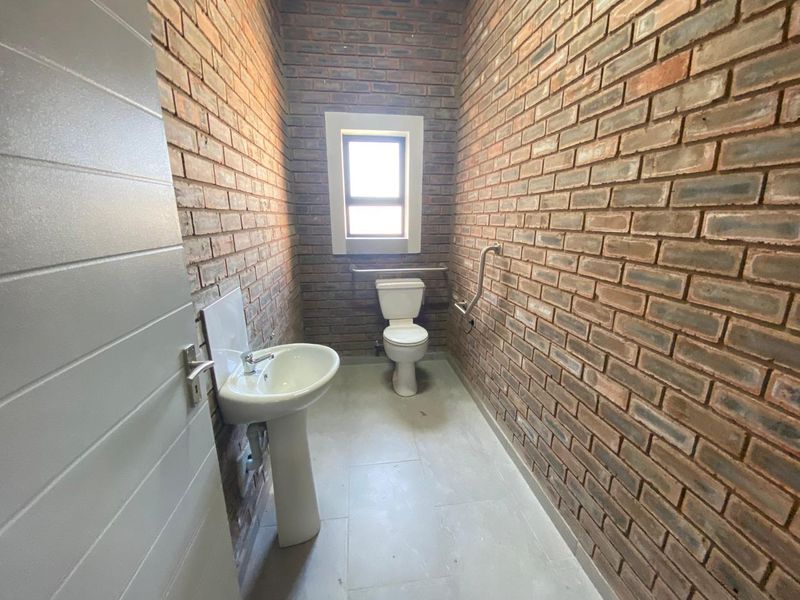 Warehouse Rental Monthly In Mossel Bay - Photo 10