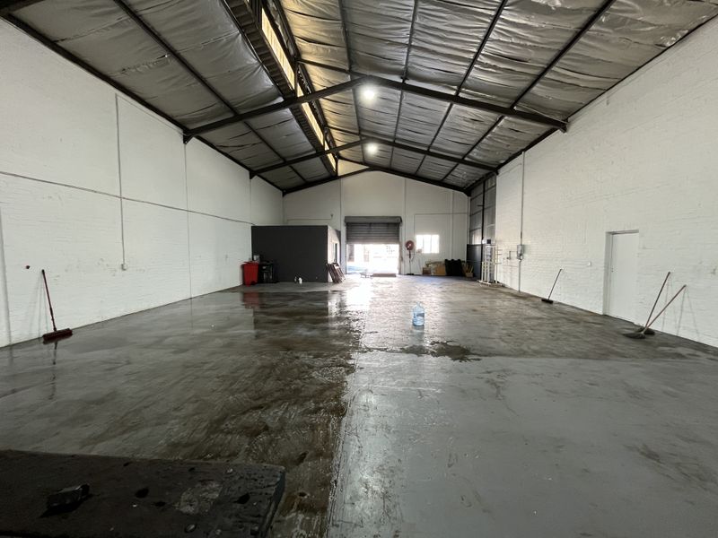 Prime Exposure Warehouse on Montague Drive, in the Heart of Montague Gardens. - Photo 10