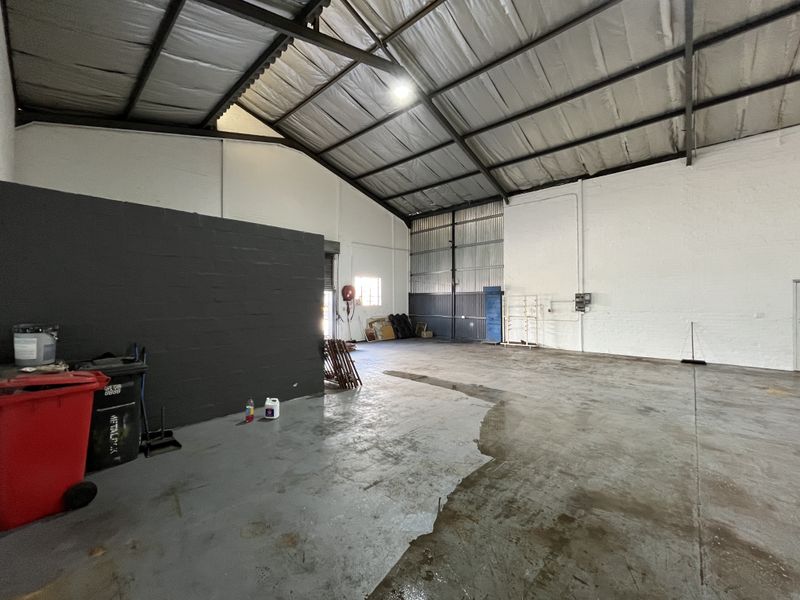 Prime Exposure Warehouse on Montague Drive, in the Heart of Montague Gardens. - Photo 7