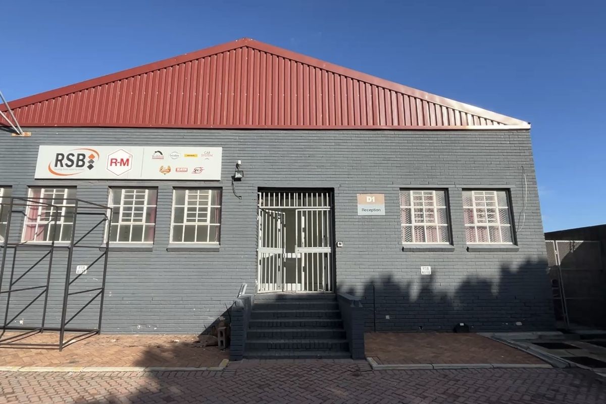 Prime 474 squares Industrial Warehouse in Maitland Industrial Park on Voortrekker Road. - Photo 2