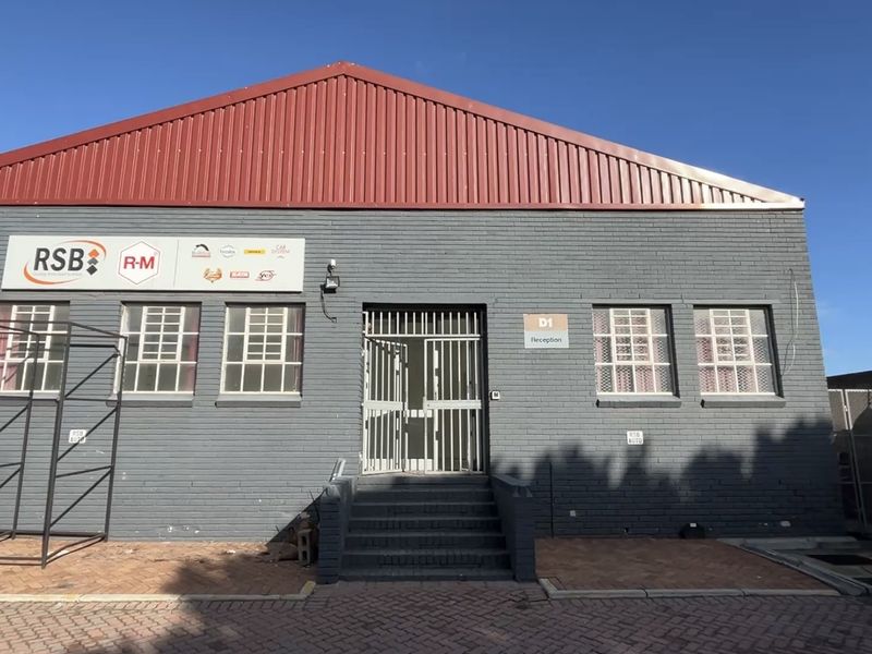 Prime 474 squares Industrial Warehouse in Maitland Industrial Park on Voortrekker Road. - Photo 2