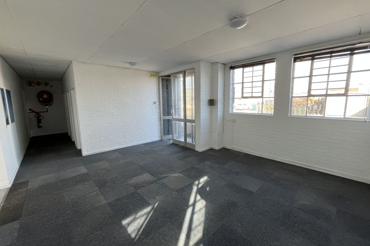 Versatile 300 squares Warehouse with Large Yard Access in Prime Maitland Industrial Park - Photo 4