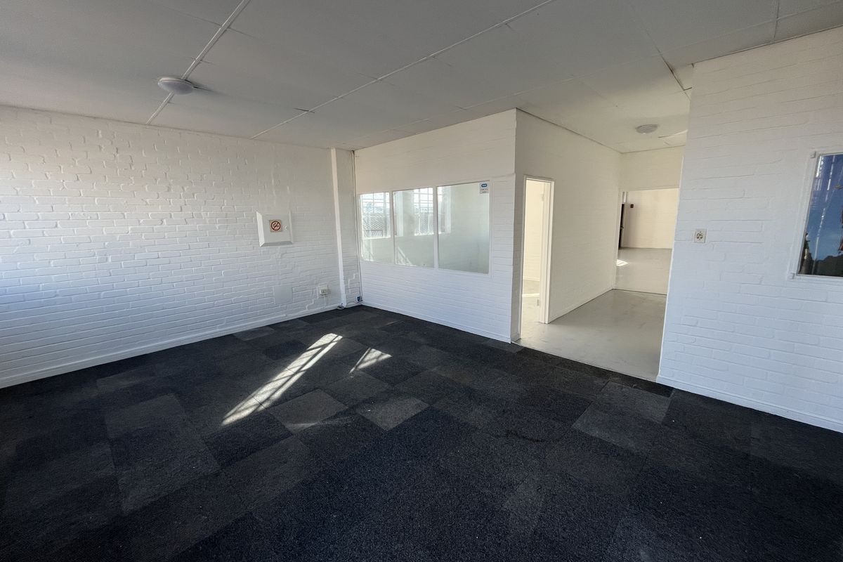 Versatile 300 squares Warehouse with Large Yard Access in Prime Maitland Industrial Park - Photo 5
