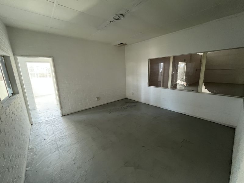 Versatile 300 squares Warehouse with Large Yard Access in Prime Maitland Industrial Park - Photo 7