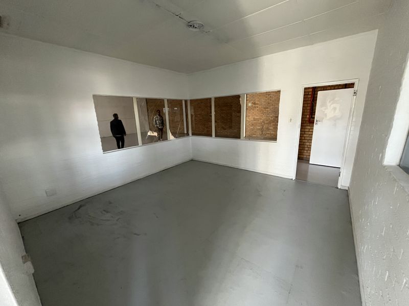 Versatile 300 squares Warehouse with Large Yard Access in Prime Maitland Industrial Park - Photo 8