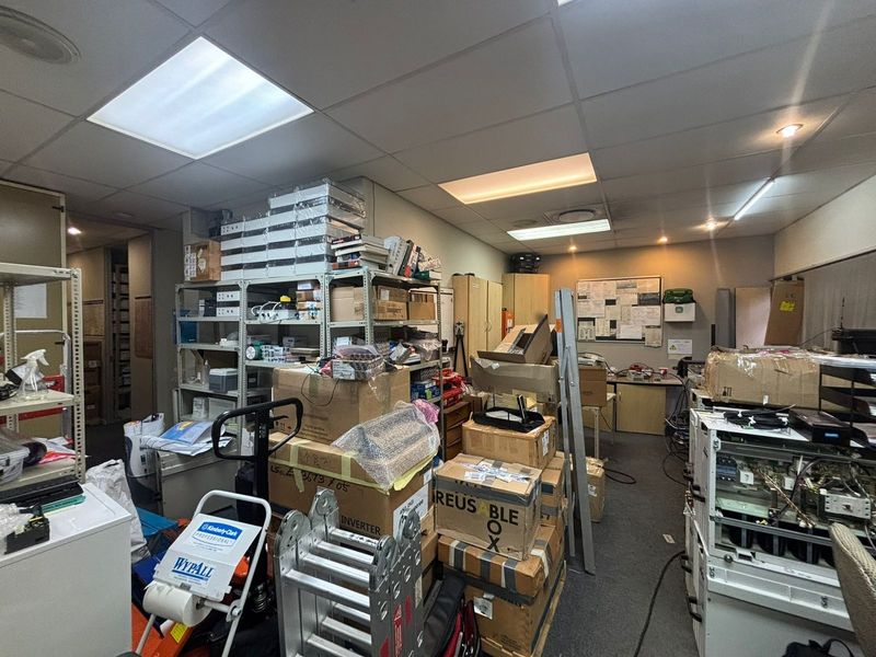 125sqm Modern Office To Let in The Edge, Tyger Valley Waterfront - Photo 4