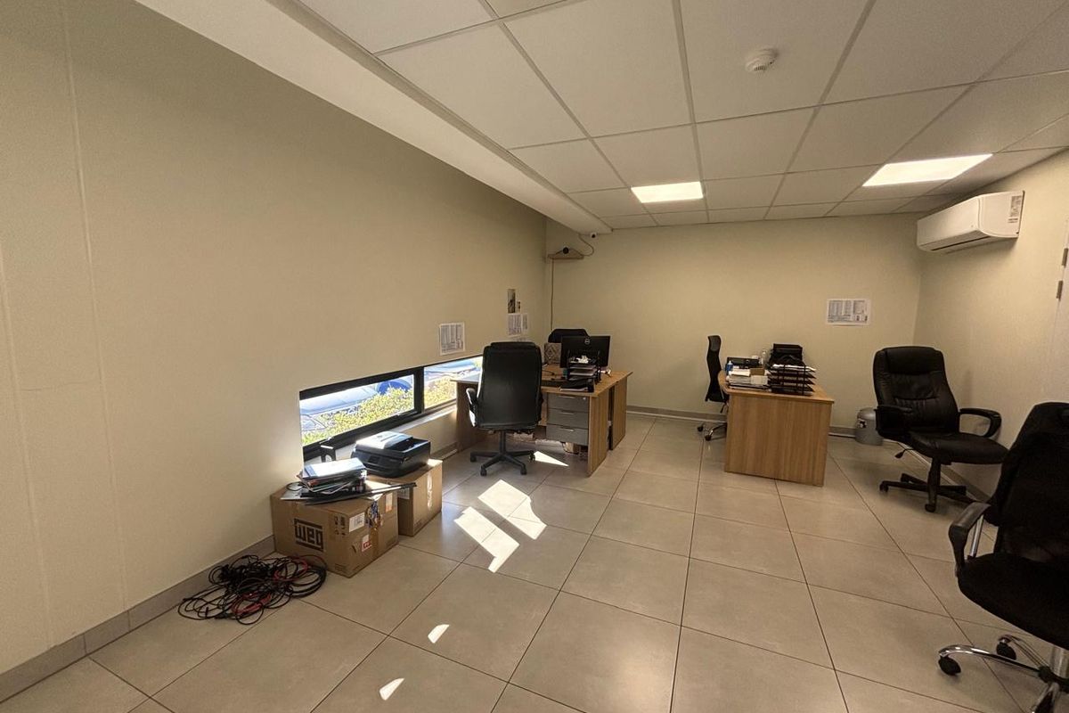 428sqm Warehouse Available in the Sought-After Stonewood Complex - Photo 4