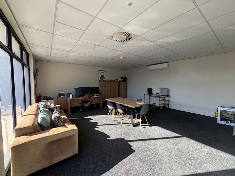 428sqm Warehouse Available in the Sought-After Stonewood Complex - Photo 3