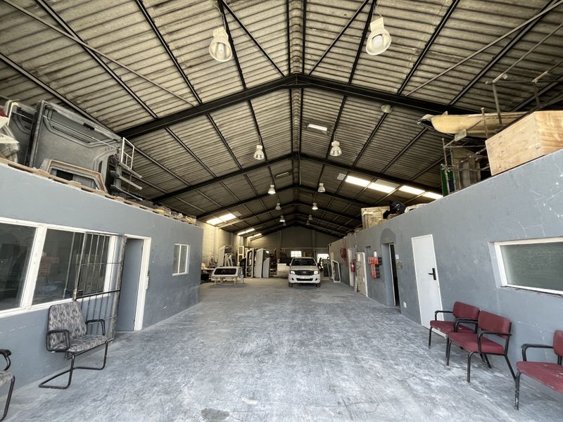Versatile Industrial Facility with Secure Yard Access in the Heart of Montague Gardens. - Photo 2