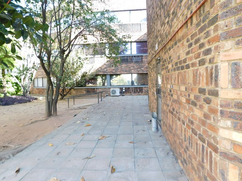 Standalone Subdivisible Offices In The Main Randburg Business Node. - Photo 9