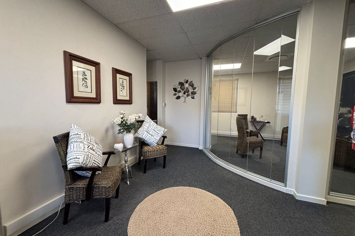 Prime 100sqm Office Space in Sought-After Frazzitta Business Park, Durbanville - Photo 3