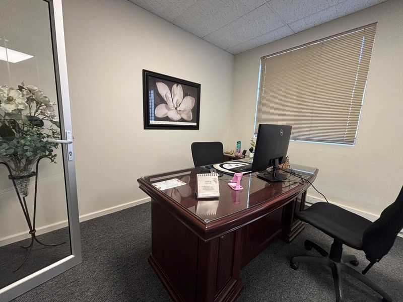Prime 100sqm Office Space in Sought-After Frazzitta Business Park, Durbanville - Photo 8