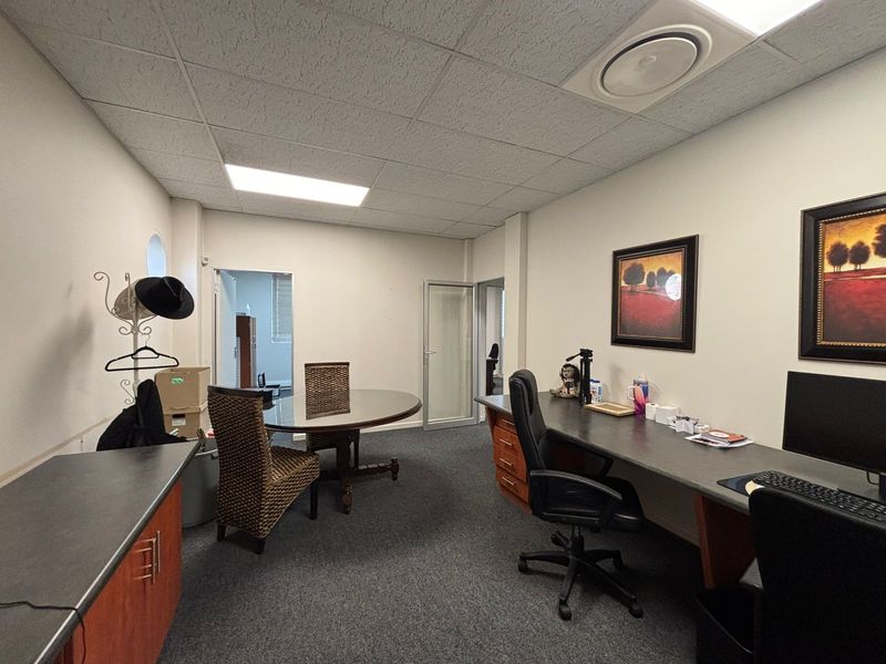 Prime 100sqm Office Space in Sought-After Frazzitta Business Park, Durbanville - Photo 6