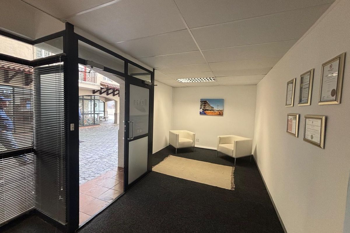 94sqm Ground Floor Office Space Near Tyger Valley - Photo 2